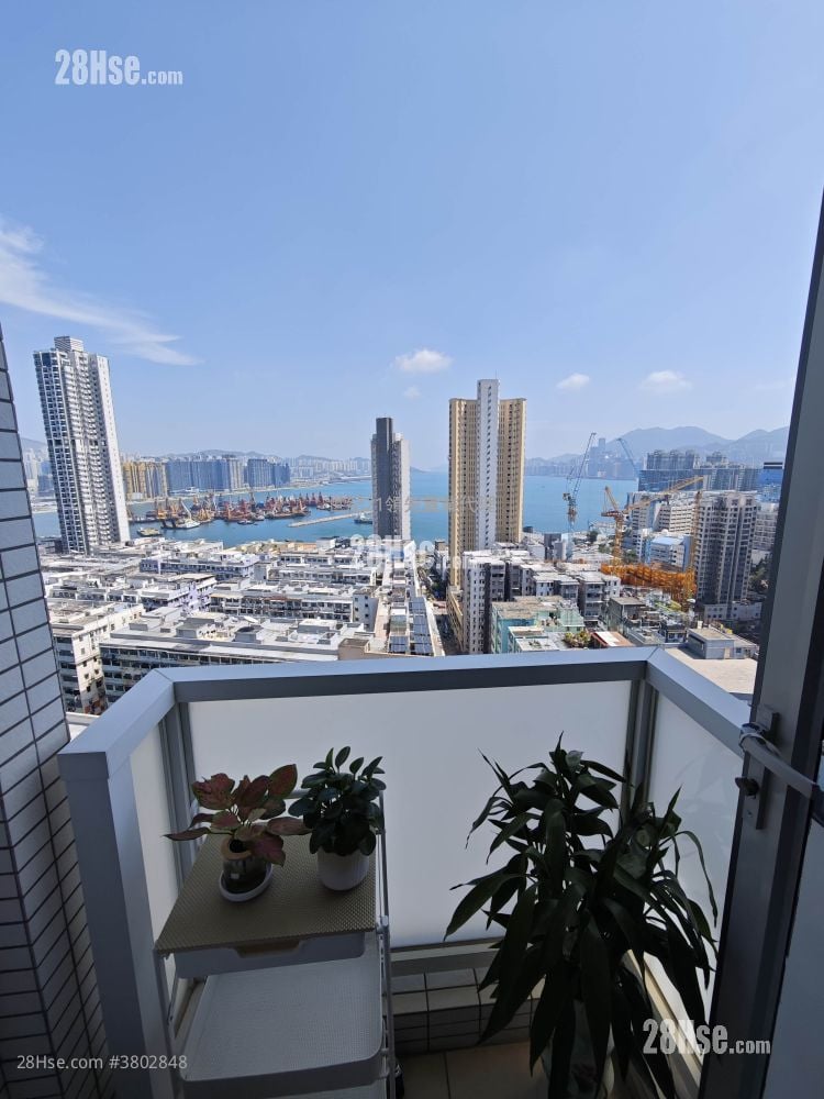 City Hub Sell 2 Bedrooms , 1 Bathroom 536 ft²