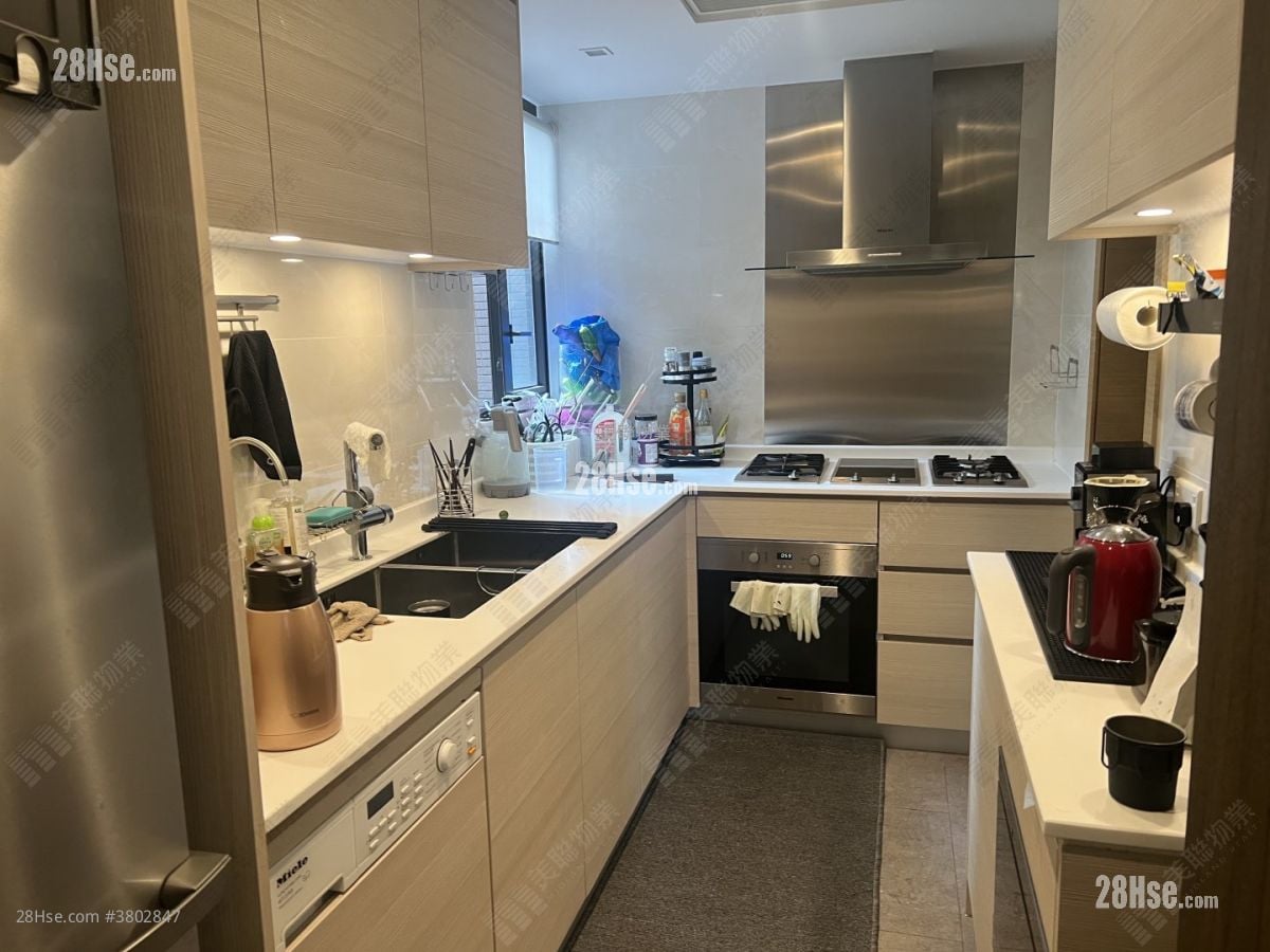 Mantin Heights Rental 3 Bedrooms , 2 Bathrooms 943 ft²