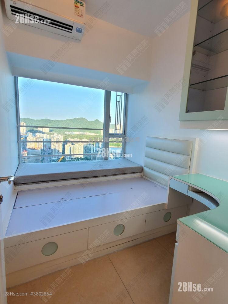 Metro Town Rental 4 Bedrooms , 3 Bathrooms 888 ft²