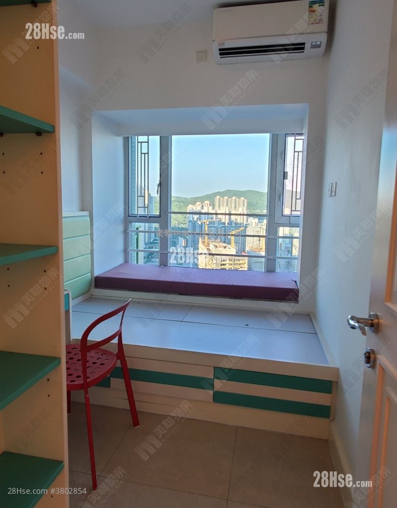 Metro Town Rental 4 Bedrooms , 3 Bathrooms 888 ft²