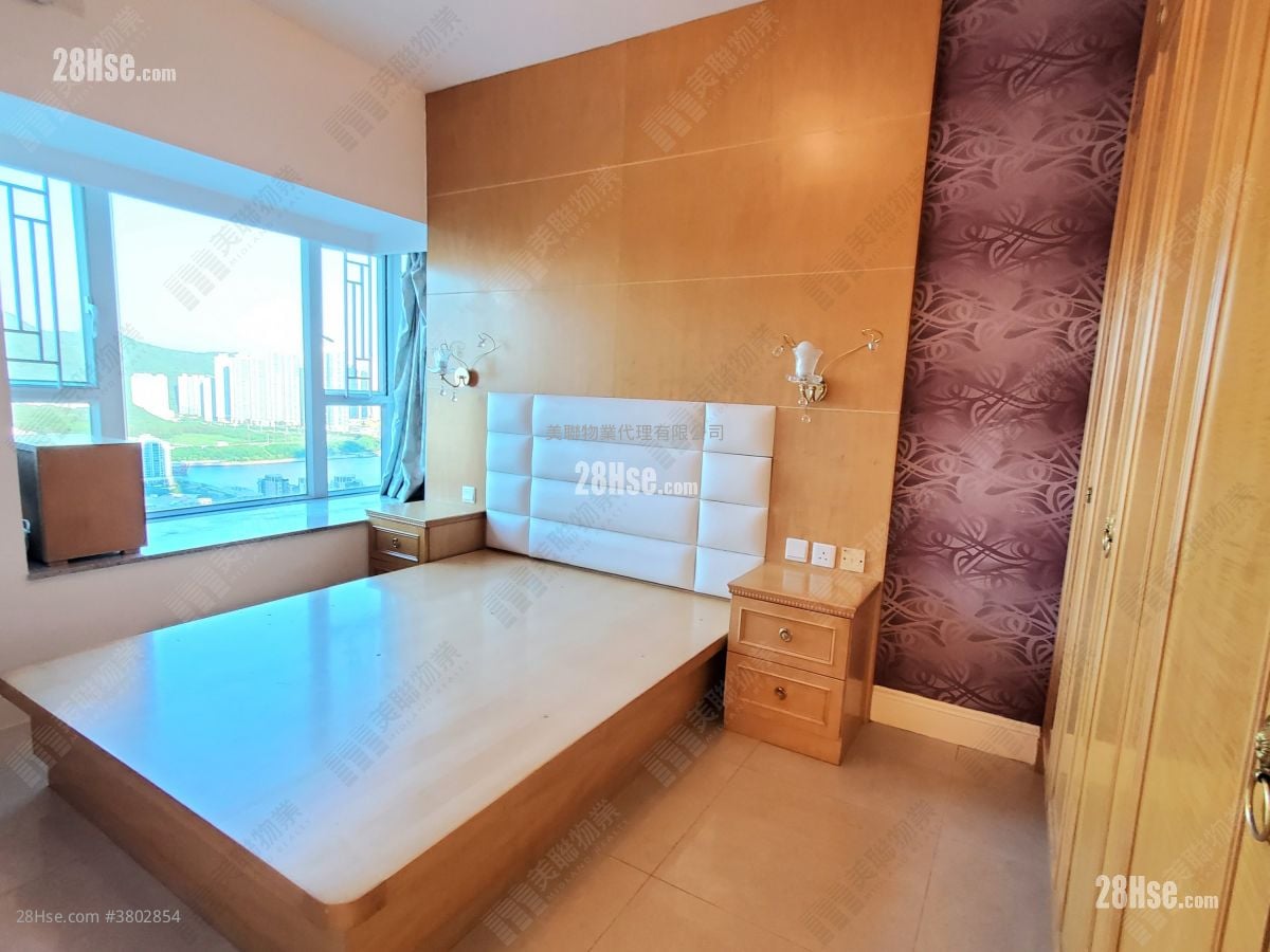 Metro Town Rental 4 Bedrooms , 3 Bathrooms 888 ft²