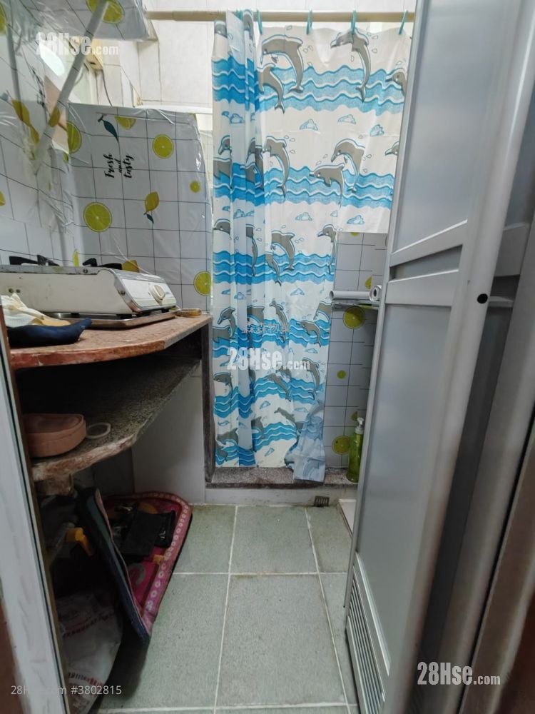 英利大廈 租盤 3 房 , 1 浴室 351 平方呎