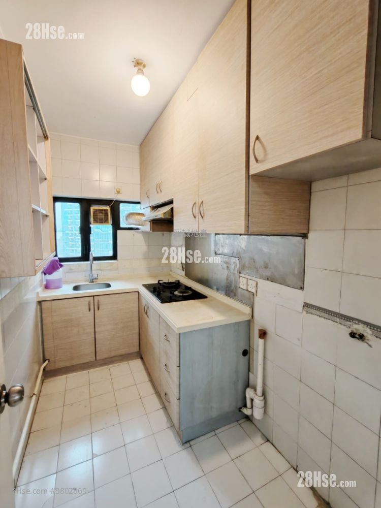 Hong Kong Gold Coast Sell 3 Bedrooms 685 ft²