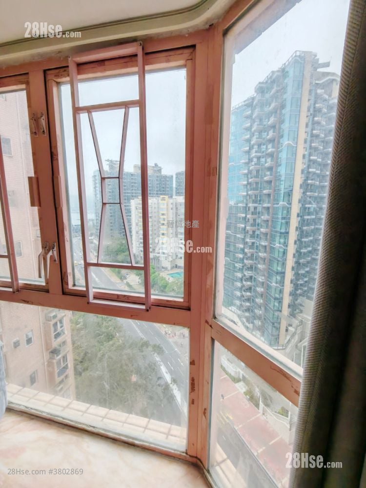 Hong Kong Gold Coast Sell 3 Bedrooms 685 ft²