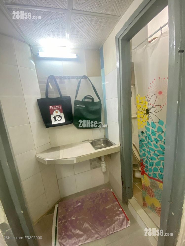 更新楼 租盘 141 平方尺