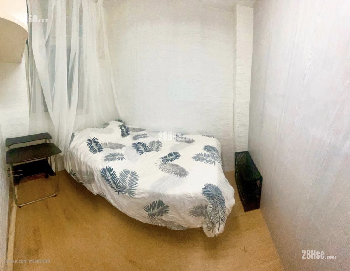 更新楼 租盘 141 平方尺