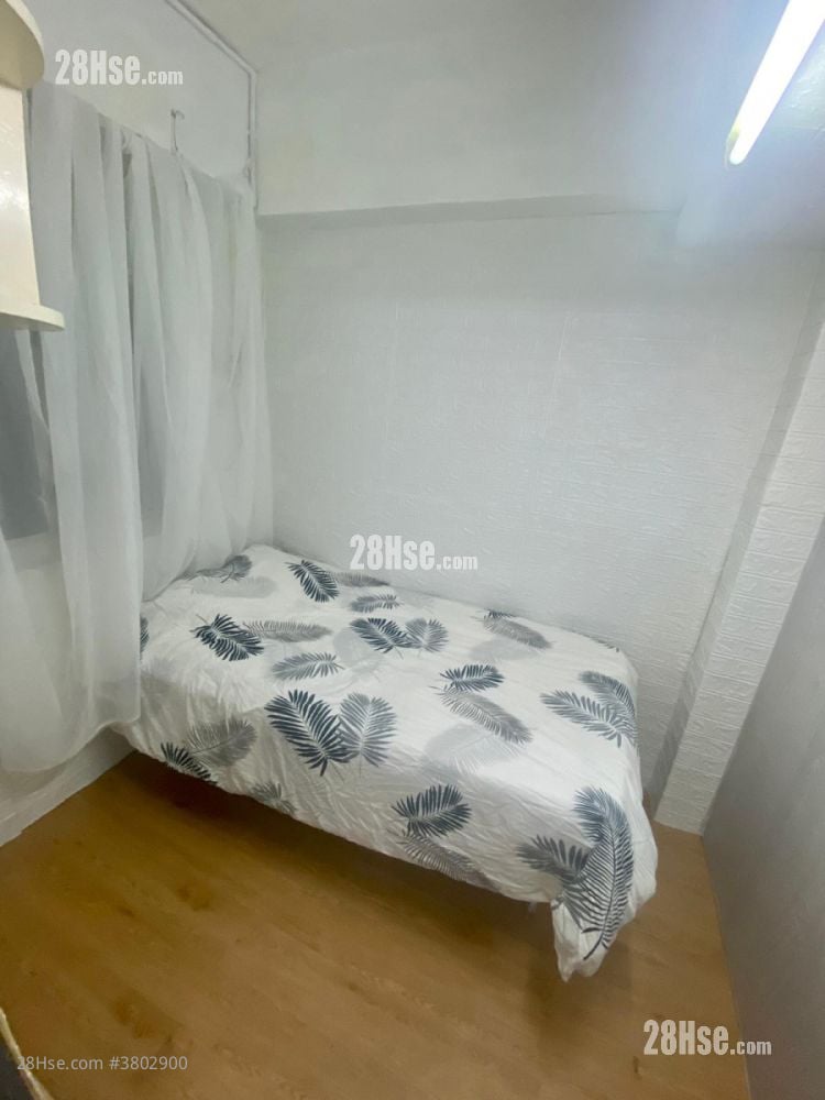 更新楼 租盘 141 平方尺