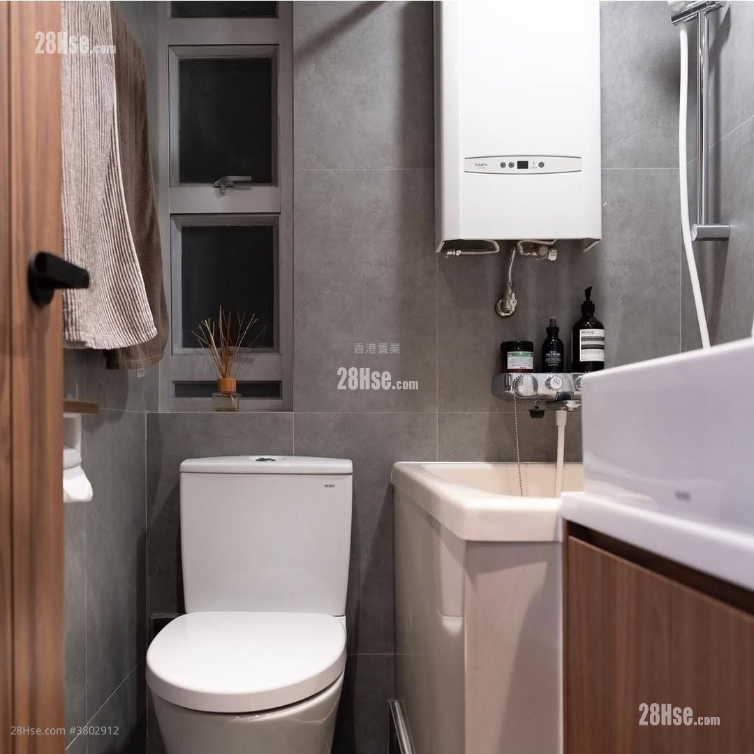 Tak Bo Garden Sell 2 Bedrooms , 1 Bathroom 282 ft²