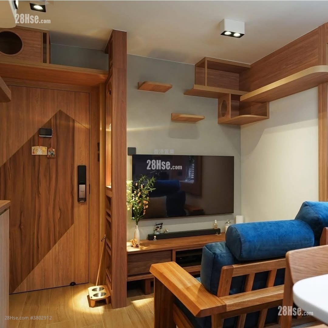 Tak Bo Garden Sell 2 Bedrooms , 1 Bathroom 282 ft²