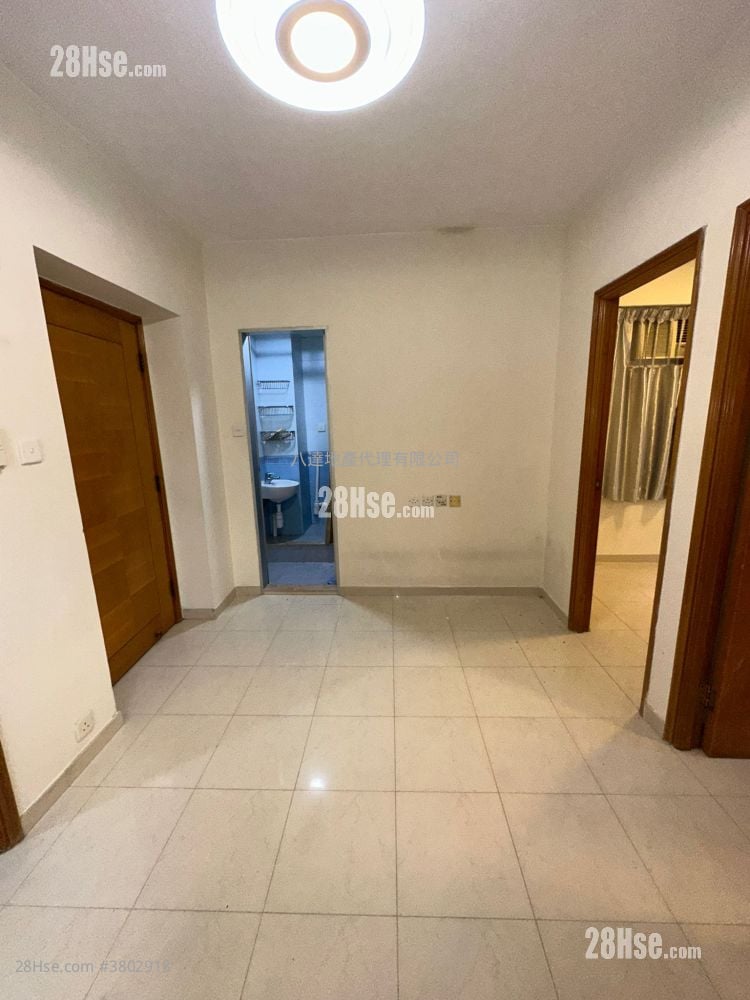 Hung Wai Building Sell 2 Bedrooms , 1 Bathroom 306 ft²