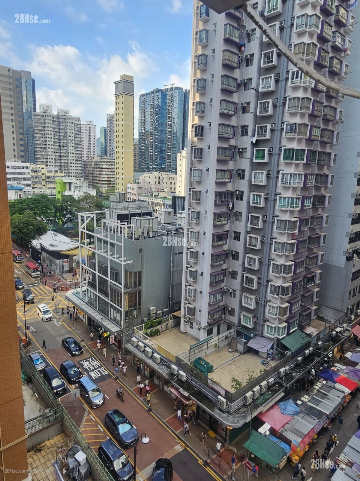Hung Wai Building Sell 2 Bedrooms , 1 Bathroom 306 ft²