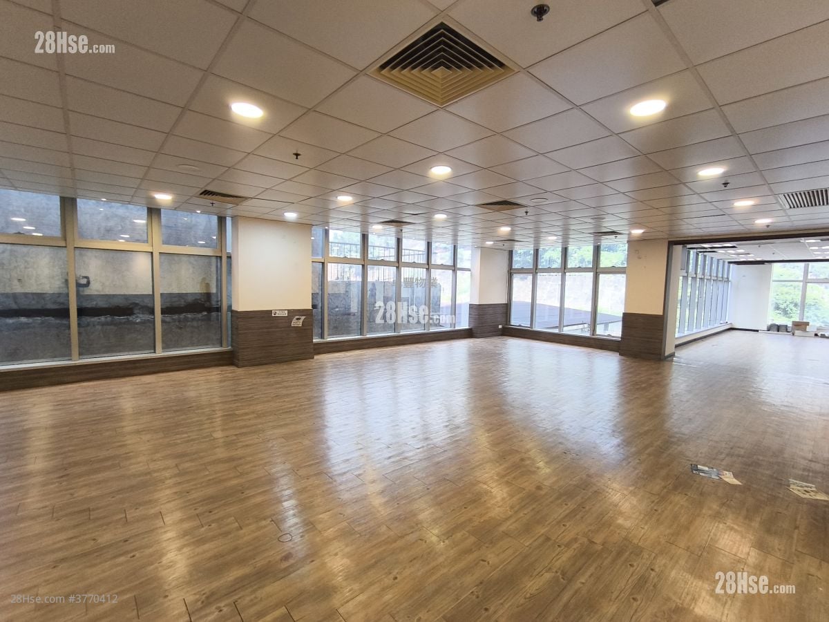 Kings Tower Rental Studio 2,700 ft²