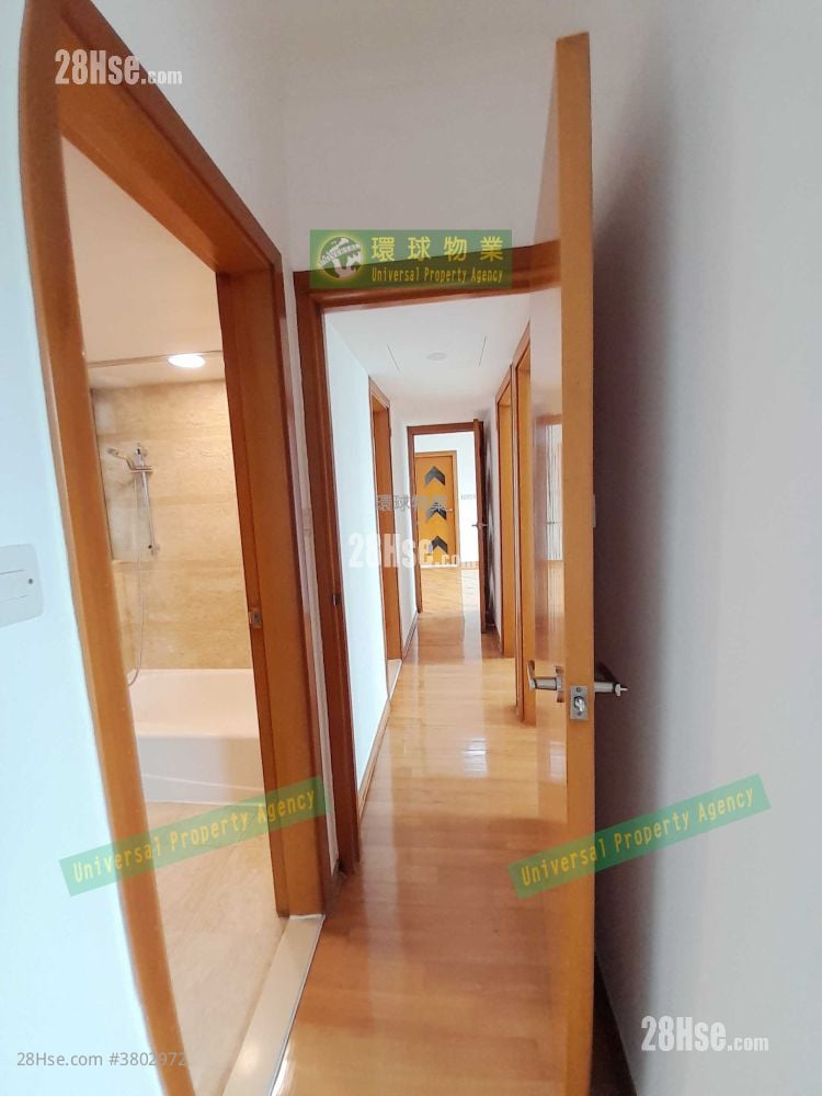 Manhattan Heights Rental 3 Bedrooms , 2 Bathrooms 715 ft²