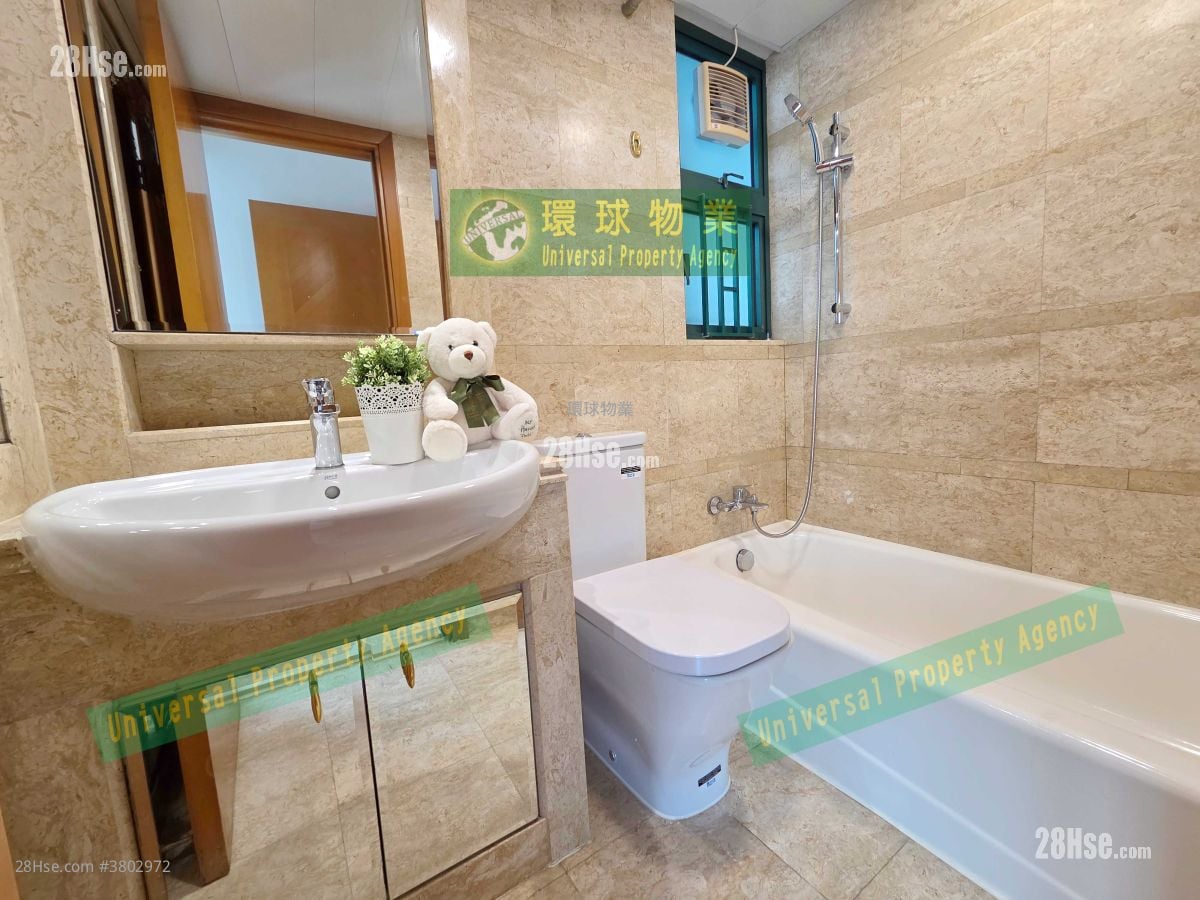 Manhattan Heights Rental 3 Bedrooms , 2 Bathrooms 715 ft²