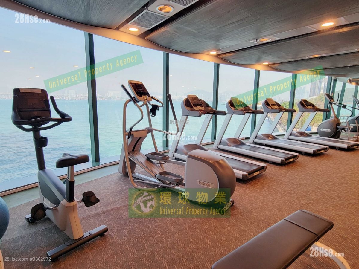 Manhattan Heights Rental 3 Bedrooms , 2 Bathrooms 715 ft²