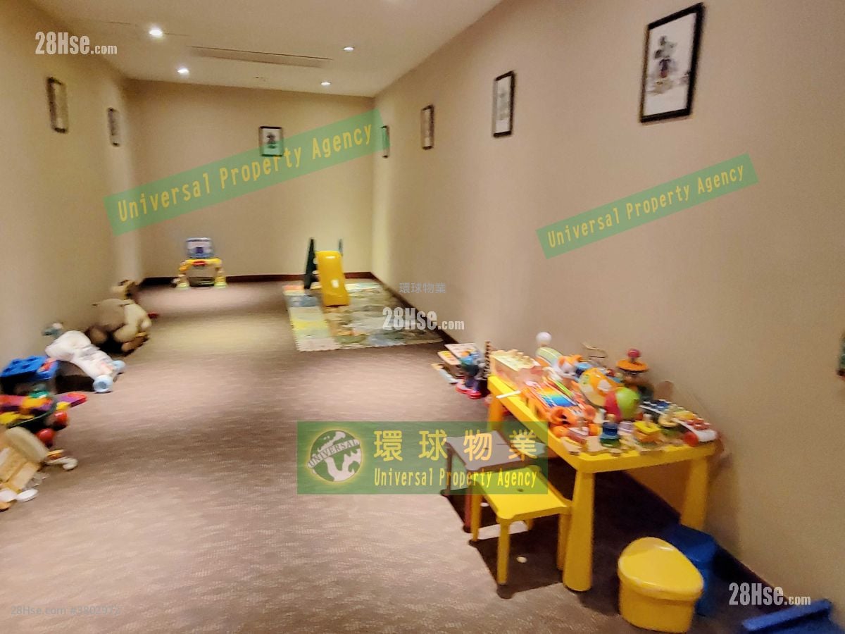 Manhattan Heights Rental 3 Bedrooms , 2 Bathrooms 715 ft²