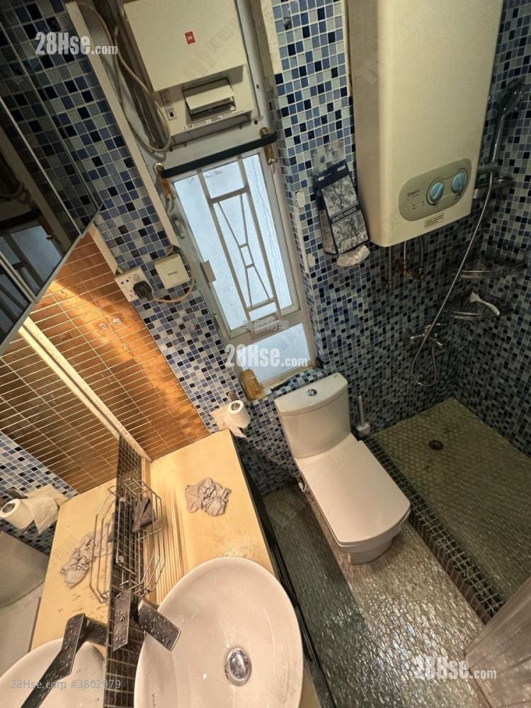 Po Sing Centre Sell 2 Bedrooms , 1 Bathroom 288 ft²