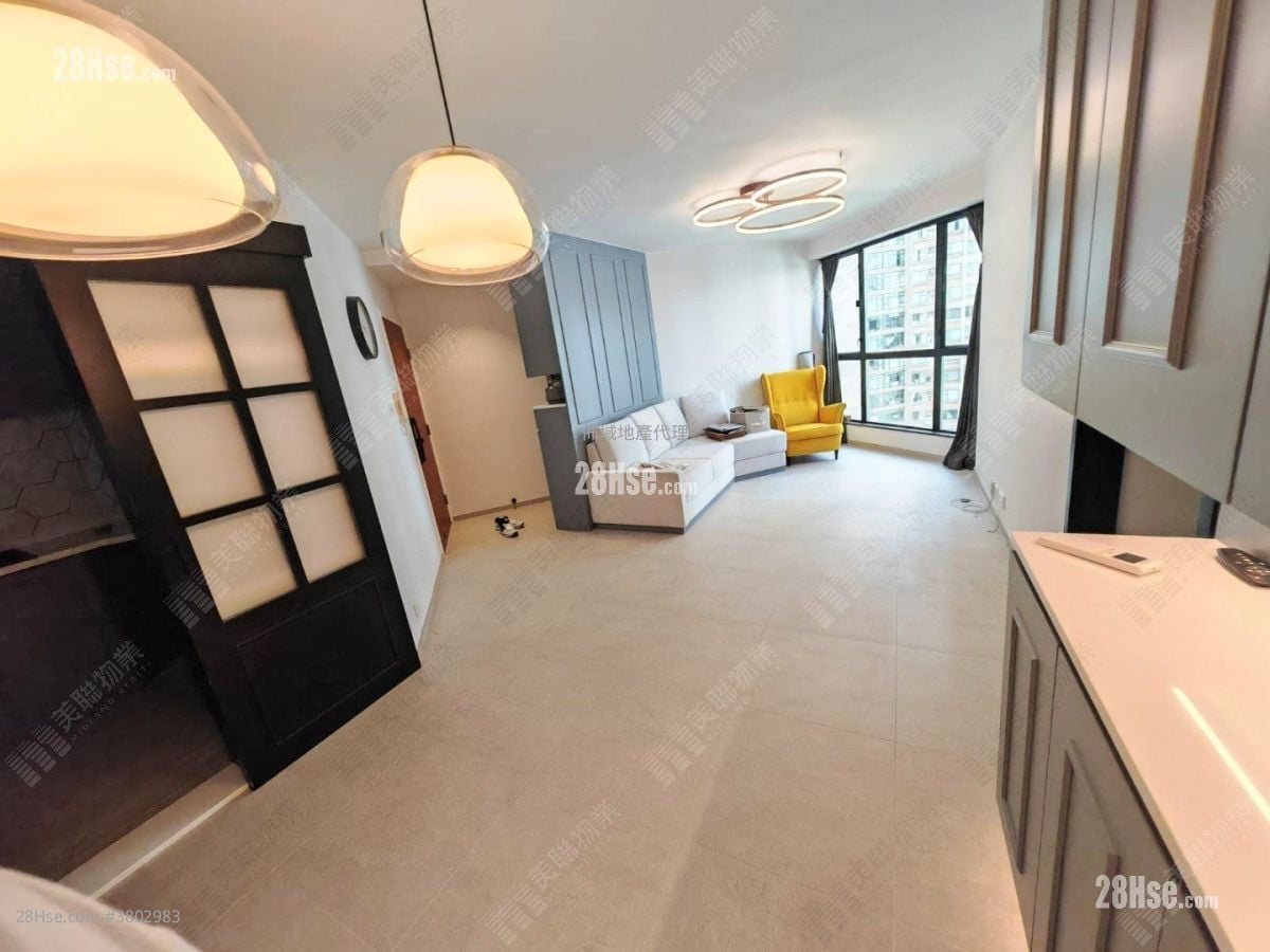 Goldwin Heights Sell 3 Bedrooms , 2 Bathrooms 817 ft²