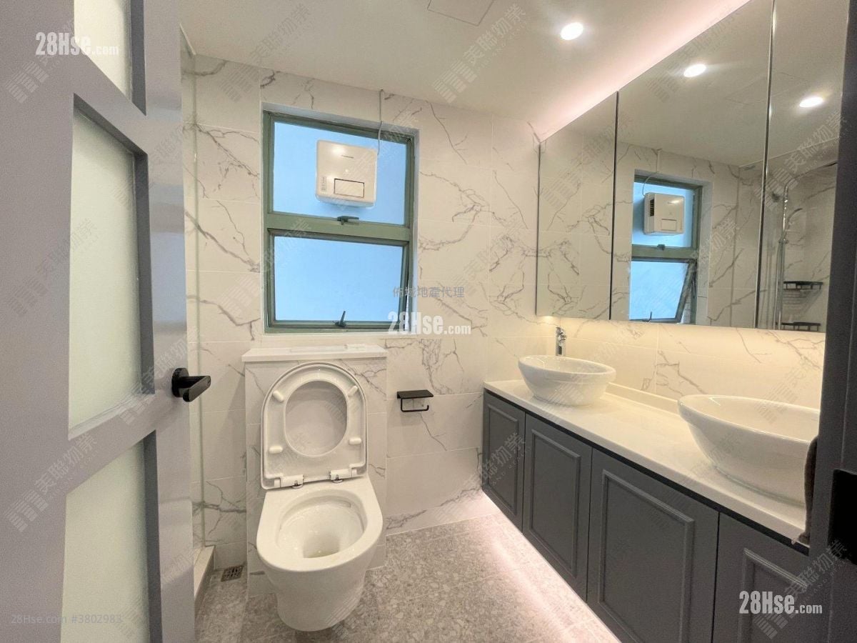 Goldwin Heights Sell 3 Bedrooms , 2 Bathrooms 817 ft²