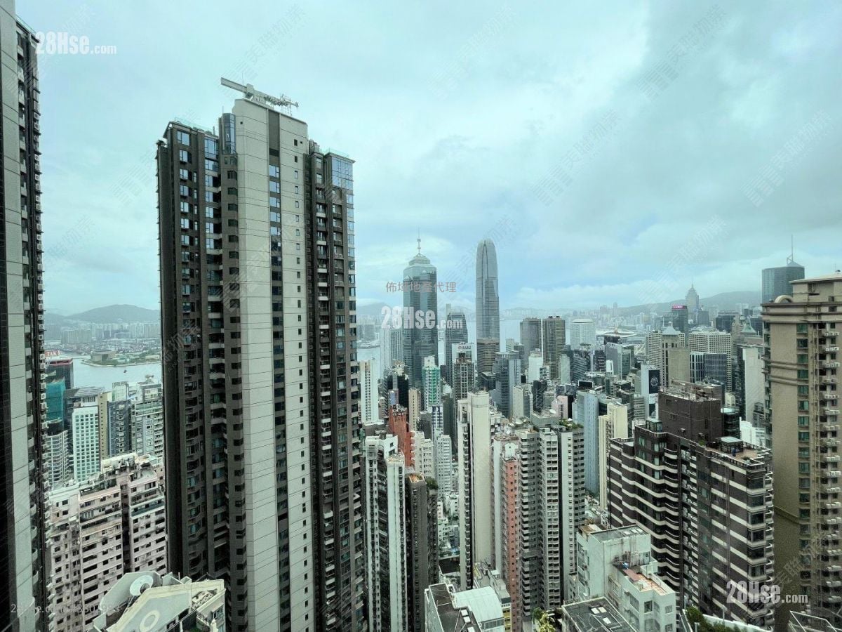 Goldwin Heights Sell 3 Bedrooms , 2 Bathrooms 817 ft²