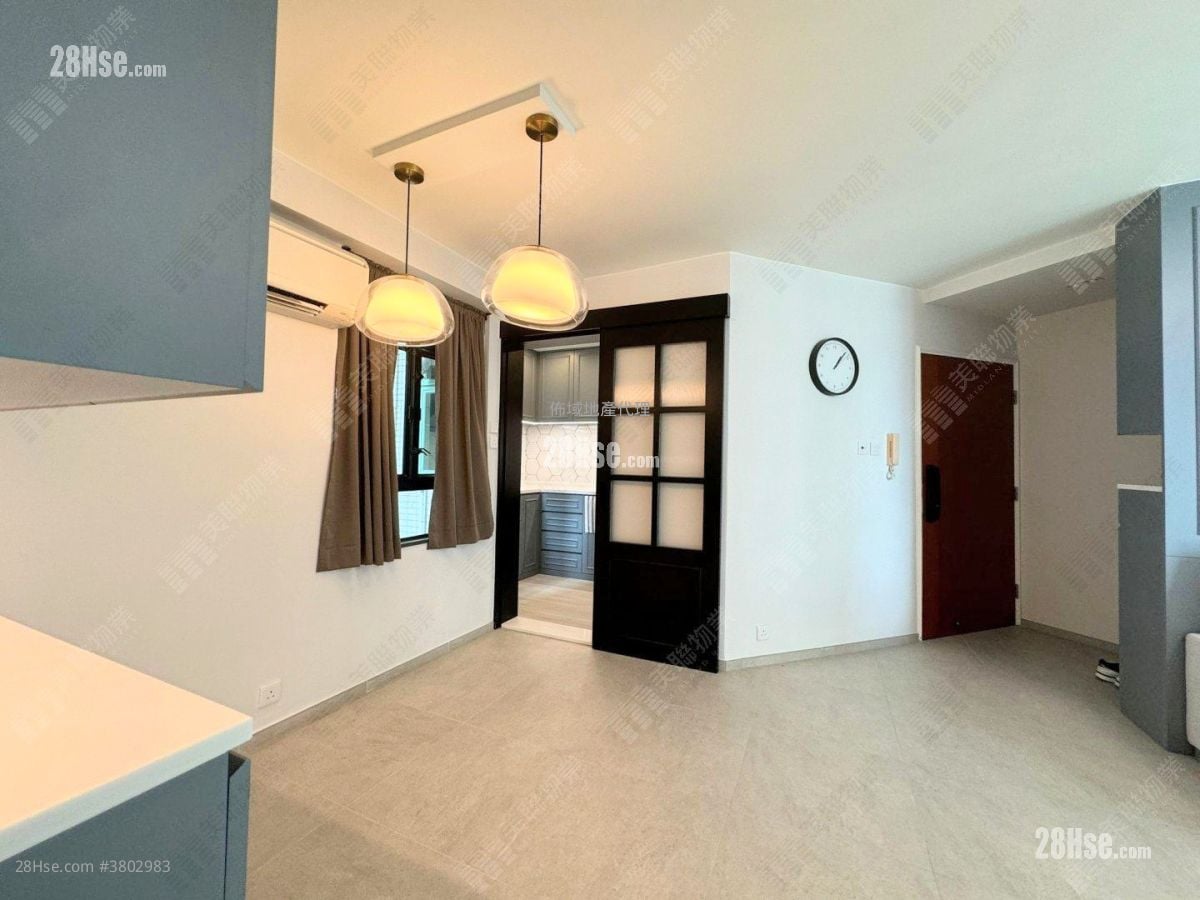 Goldwin Heights Sell 3 Bedrooms , 2 Bathrooms 817 ft²