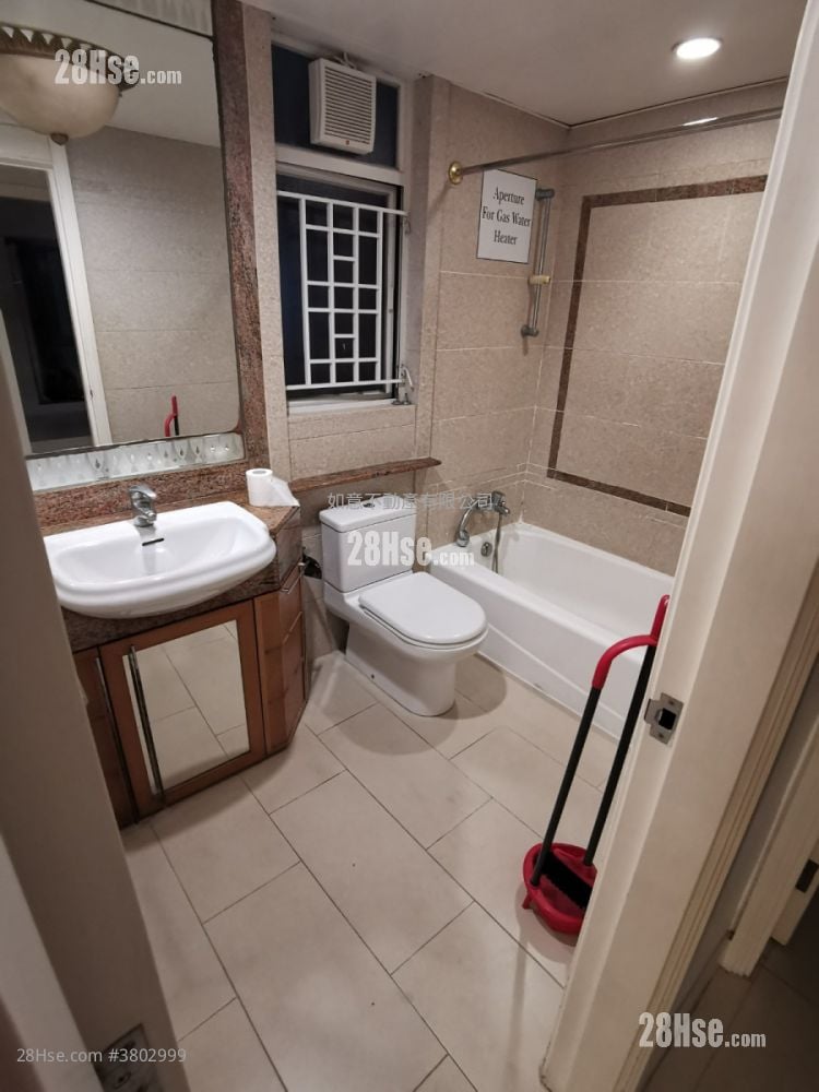 海逸豪园 售盘 3 房 , 2 浴室 1,083 平方尺