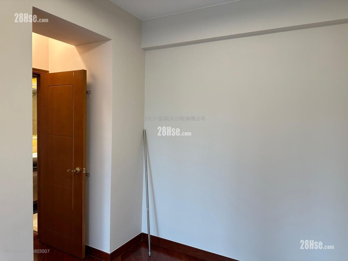 The Arch Rental 2 Bedrooms 518 ft²