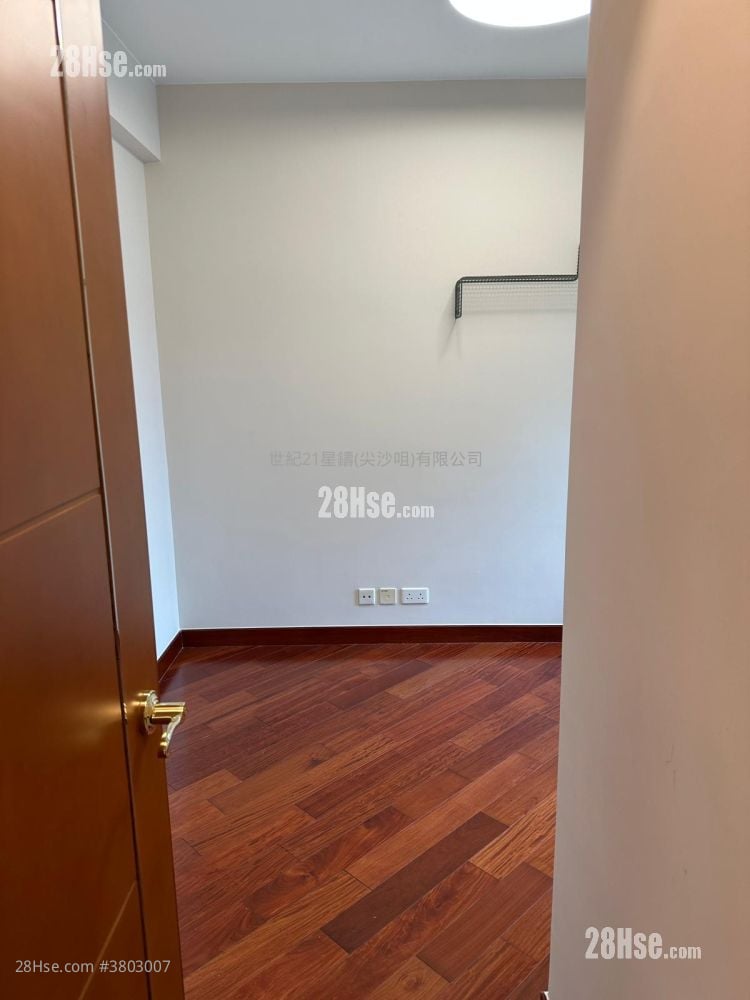 The Arch Rental 2 Bedrooms 518 ft²