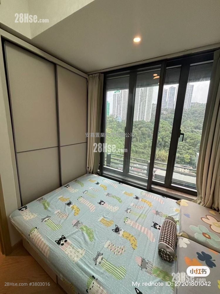 The Arles Rental 4 Bedrooms , 2 Bathrooms 945 ft²