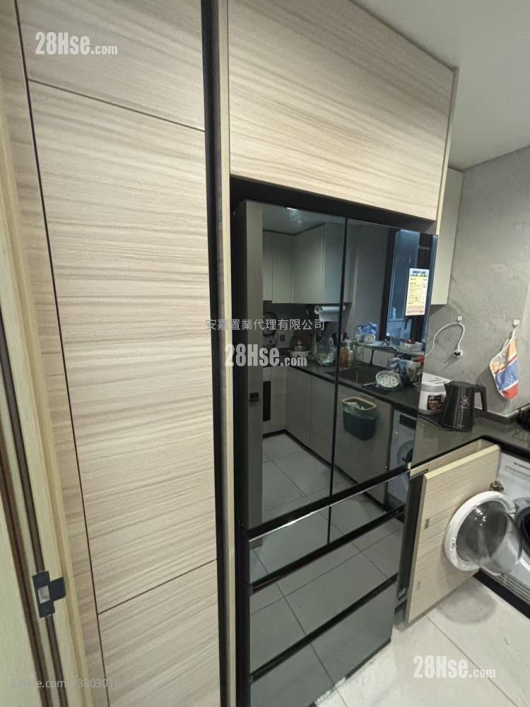 The Arles Rental 4 Bedrooms , 2 Bathrooms 945 ft²