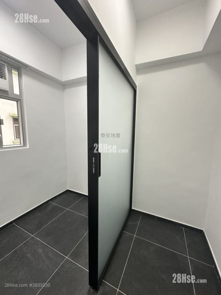 Lung Fai House Rental Studio , 1 Bathroom 170 ft²