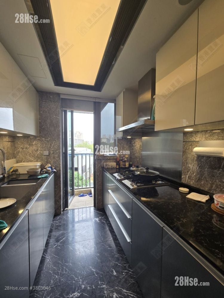 Ultima Rental 2 Bedrooms , 2 Bathrooms 902 ft²