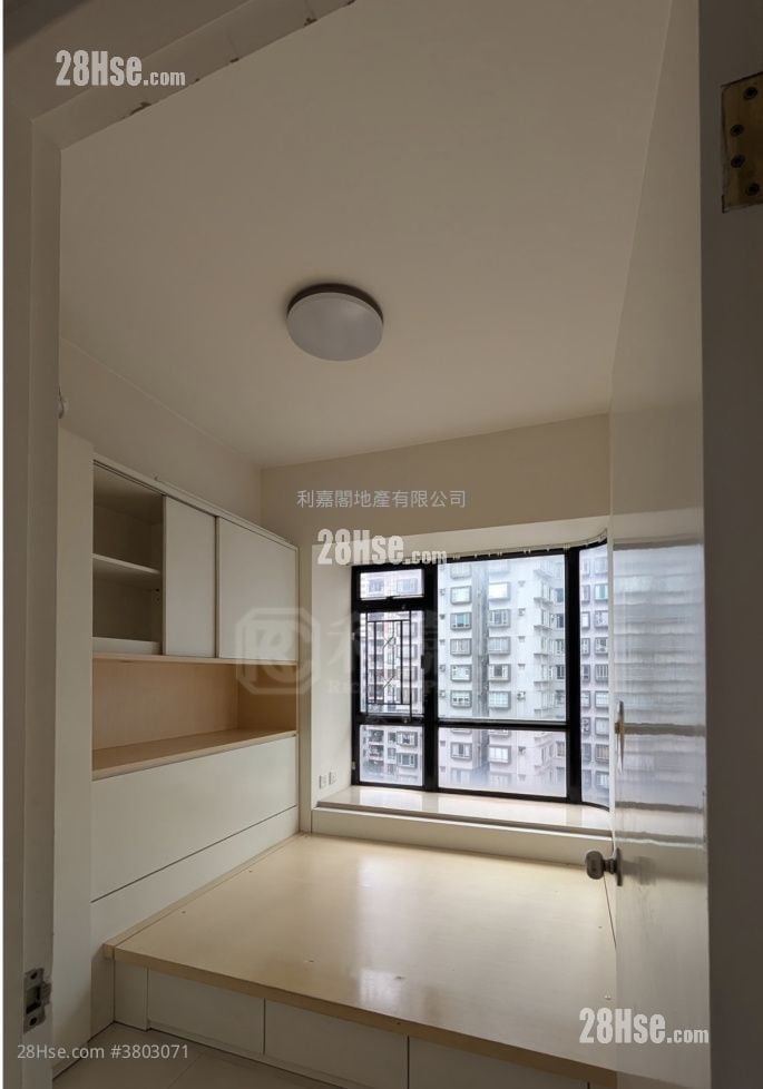 海景轩 售盘 2 房 356 平方尺