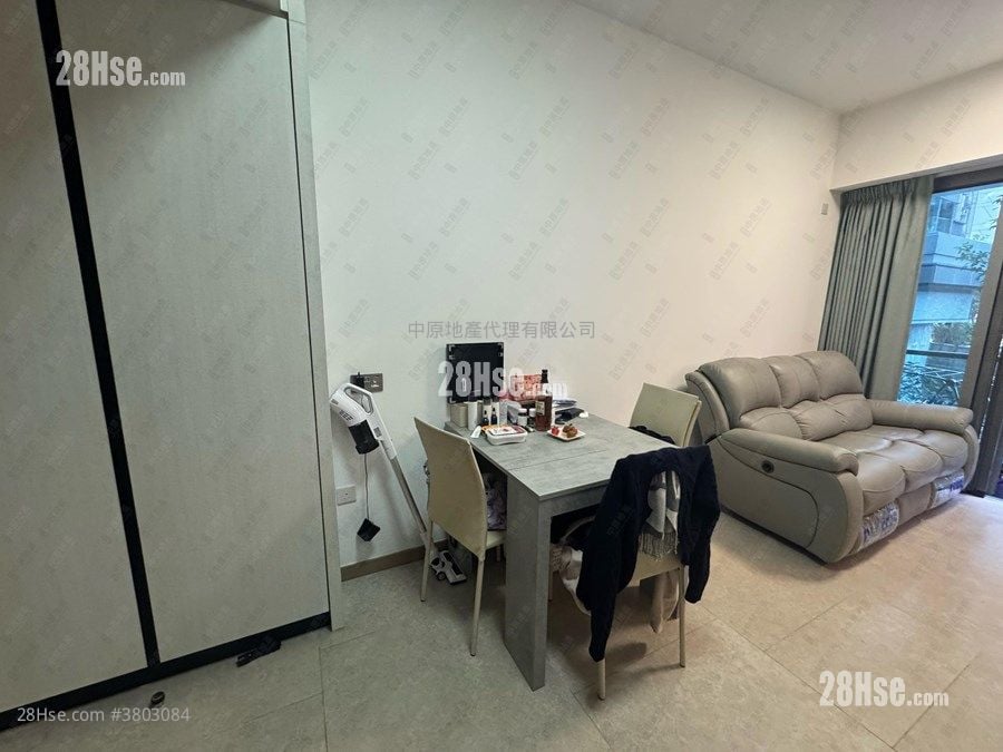 St Martin Sell 2 Bedrooms 482 ft²