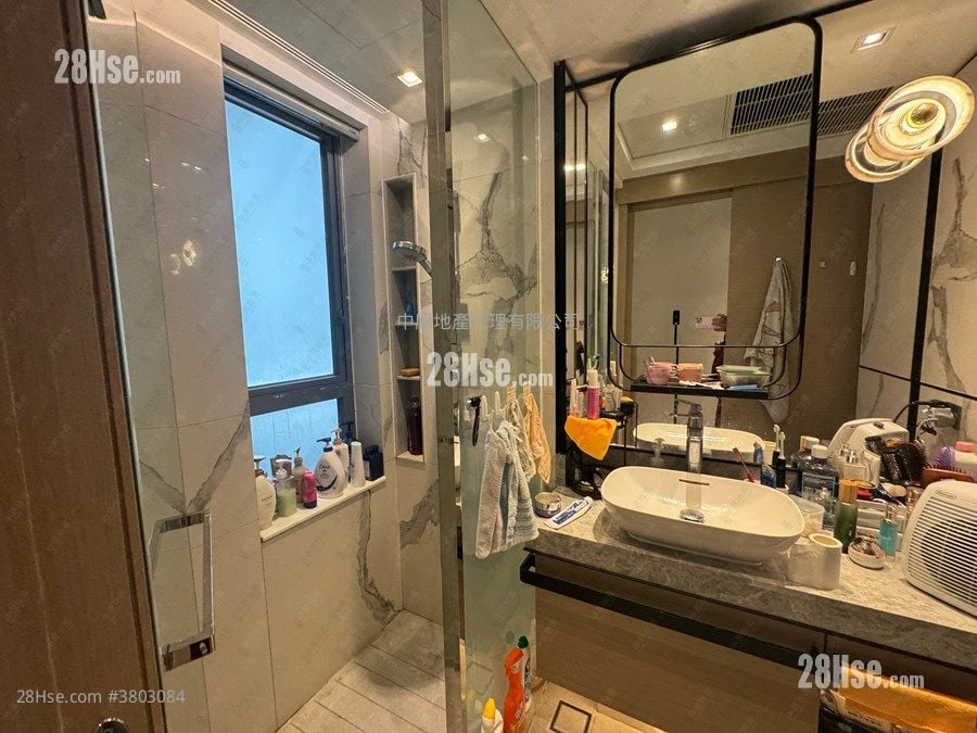 St Martin Sell 2 Bedrooms 482 ft²