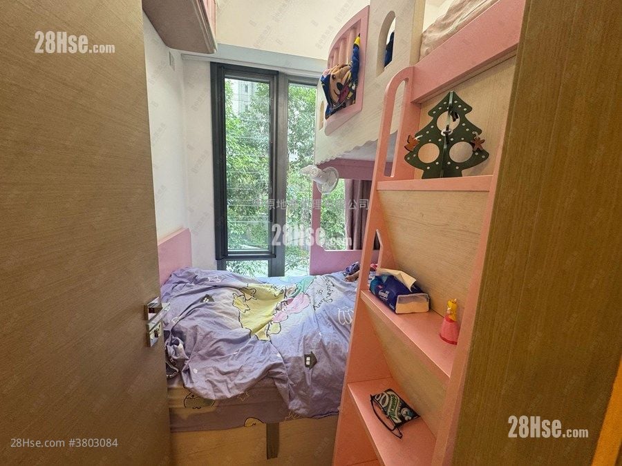 St Martin Sell 2 Bedrooms 482 ft²