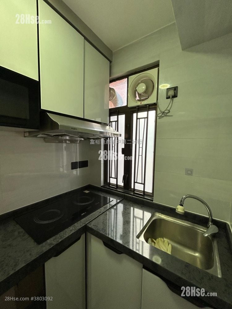 荃湾中心 租盘 2 房 377 平方尺