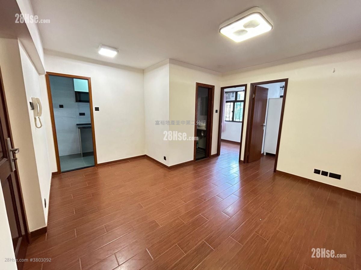 荃湾中心 租盘 2 房 377 平方尺