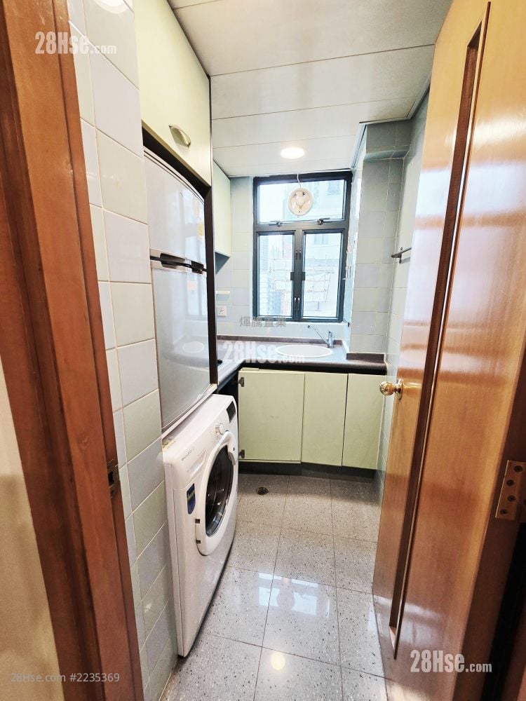 Brilliant Court Sell Studio , 1 Bathroom 203 ft²