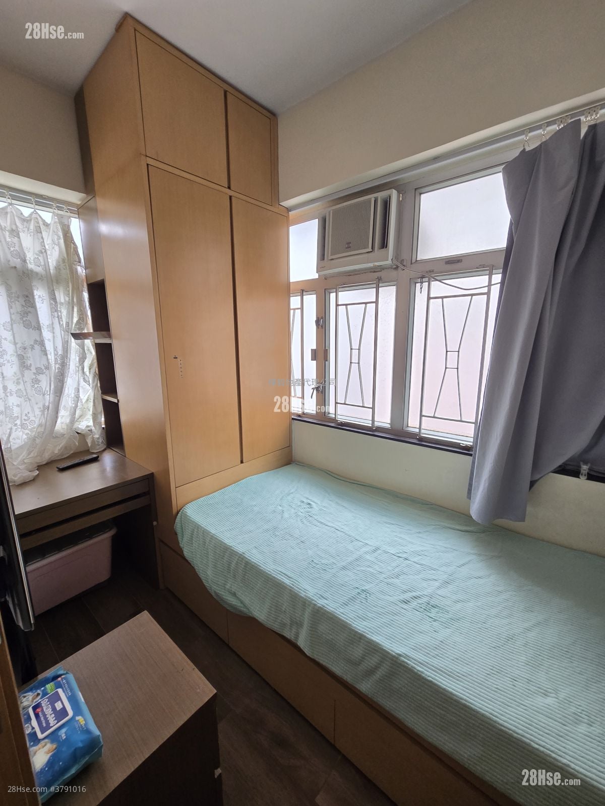 Sang On Building Rental 2 Bedrooms , 1 Bathroom 332 ft²