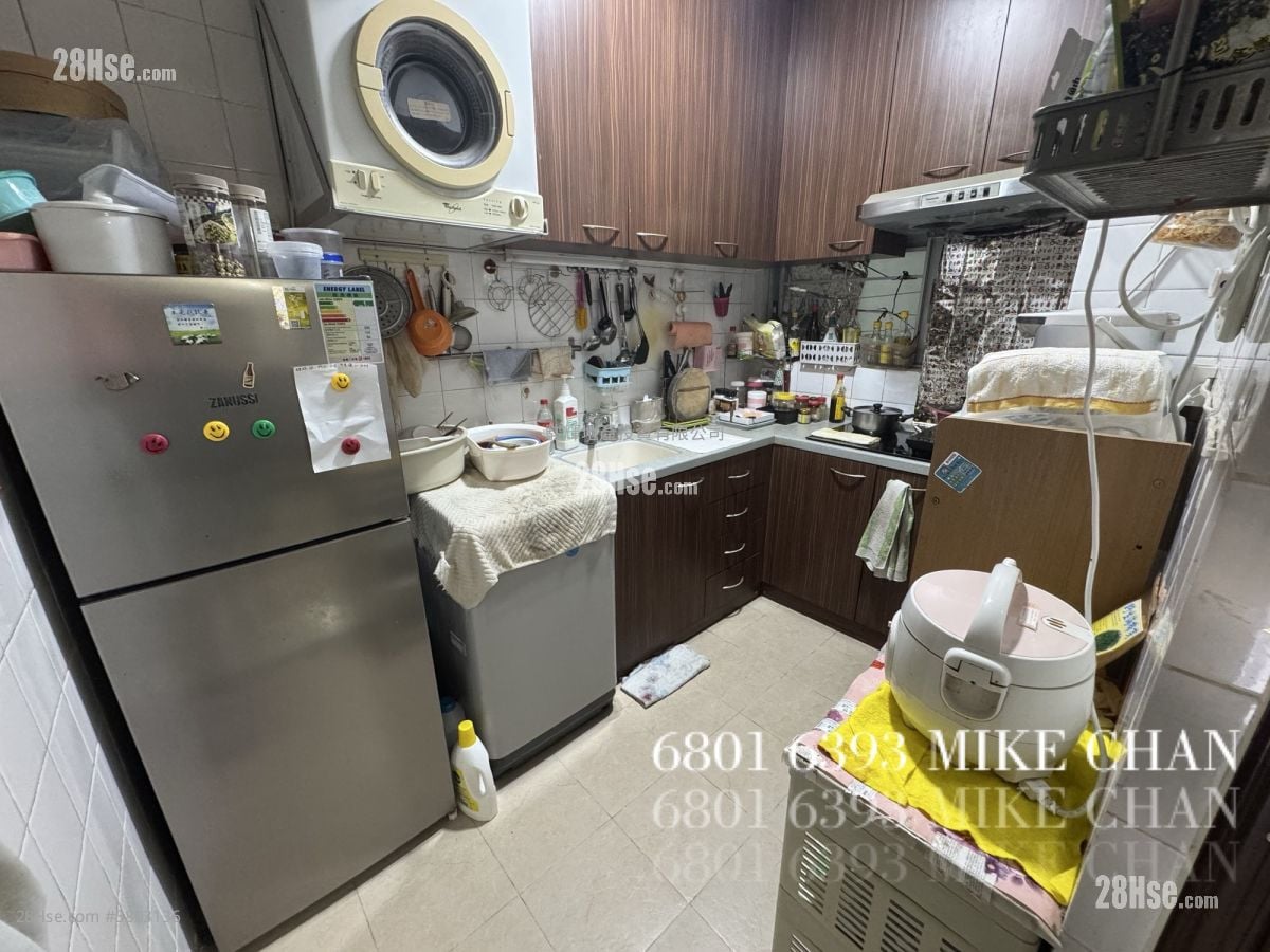 Tsimshatsui Mansion Sell 4 Bedrooms , 2 Bathrooms 742 ft²