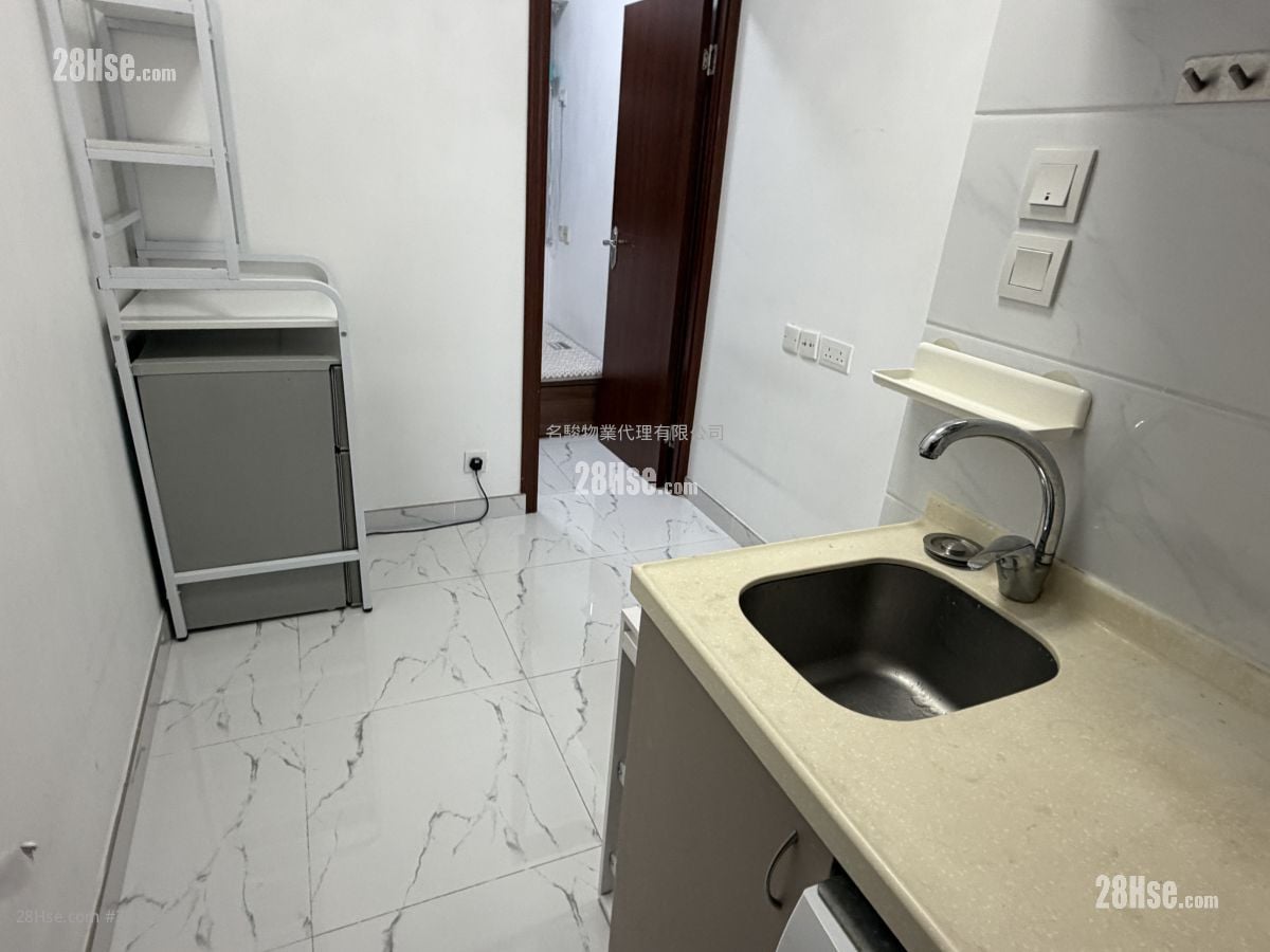 新都城大厦 租盘 1 房 , 1 浴室 120 平方尺