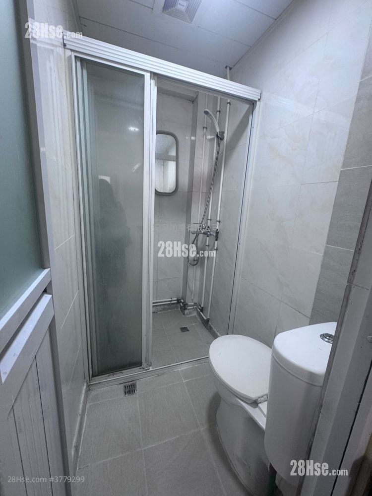 唐楼 租盘 2 房 , 2 浴室 280 平方尺