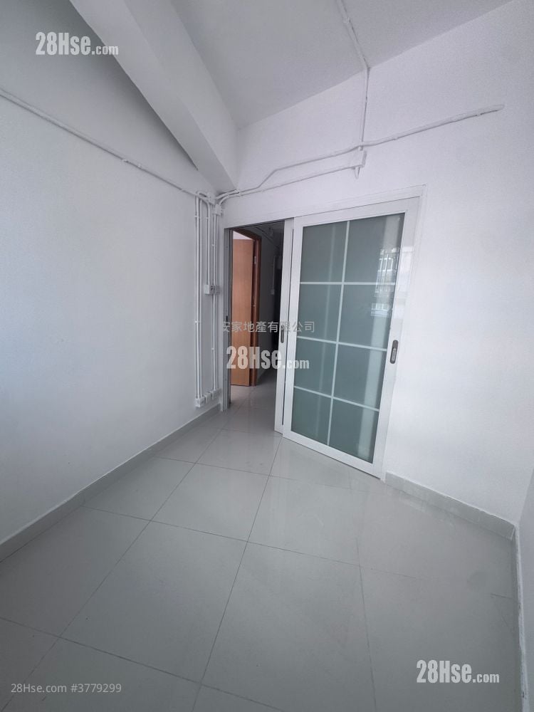 唐楼 租盘 2 房 , 2 浴室 280 平方尺