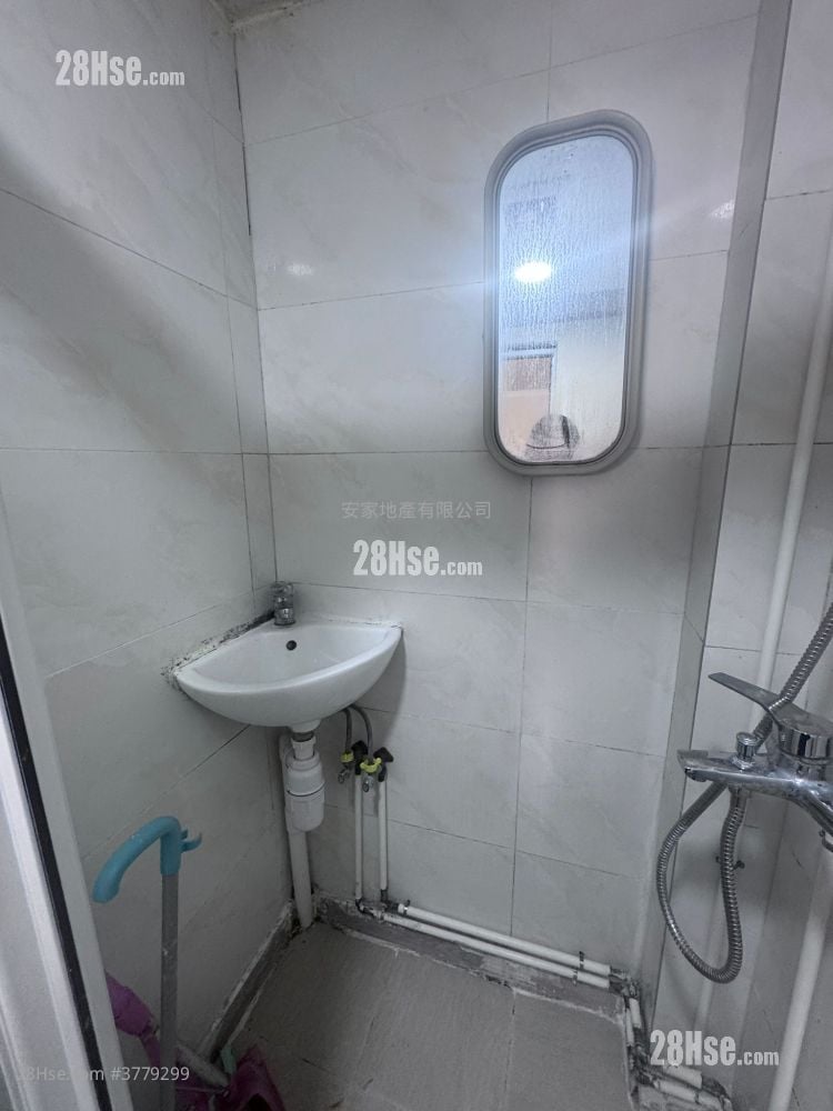 唐楼 租盘 2 房 , 2 浴室 280 平方尺