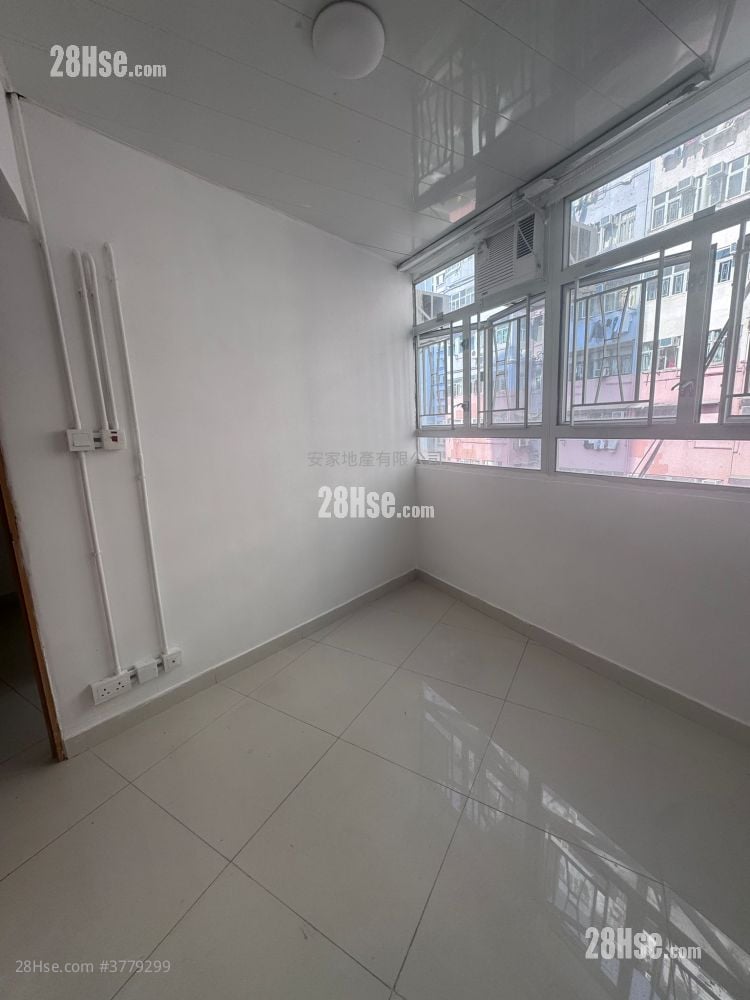 唐楼 租盘 2 房 , 2 浴室 280 平方尺