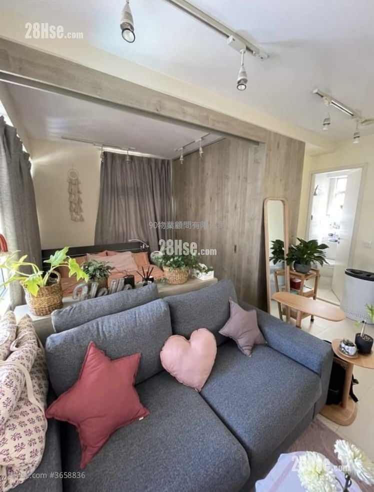 Ka Fai Court Sell 323 ft²