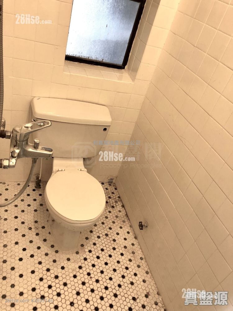 Ronsdale Garden Sell 3 Bedrooms , 2 Bathrooms 976 ft²