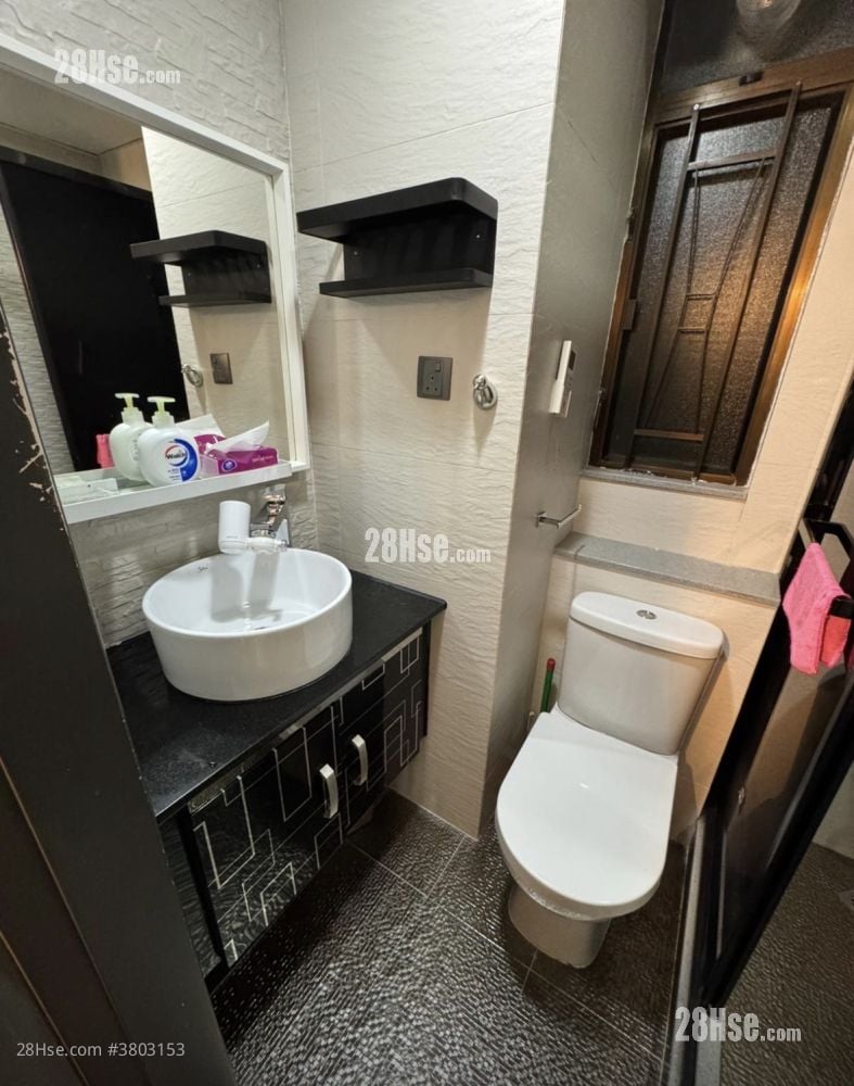 Nam Shing Court Rental 2 Bedrooms , 1 Bathroom 334 ft²