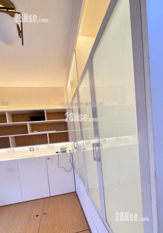 Sunshine City Sell 3 Bedrooms , 2 Bathrooms 932 ft²